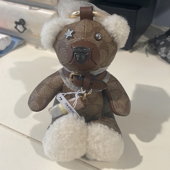 Coach signature bag bear charm key chain new with tags pd $148 at coach - Picture 3 of 3